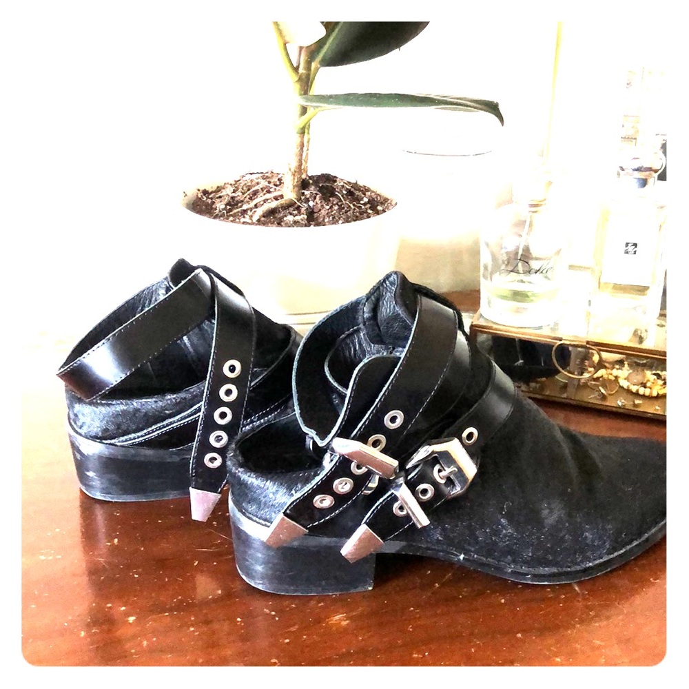 Sol Sana black booties